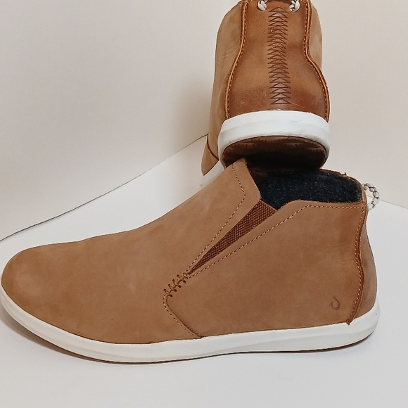 OluKai Tan and White Manu Hope Chukka Boots - Picture 11 of 11